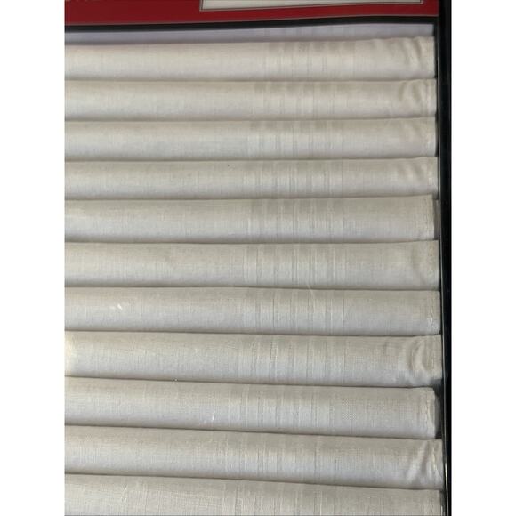 NEW Dockers 13 Piece Men's White Handkerchief Gift Set In Valet Dresser Box - Picture 2 of 5